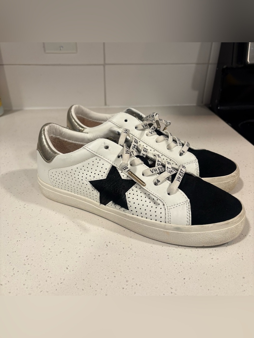 Vintage Havana | Gadol Star Sneakers Women's SZ 7 White Black Gold Perforated